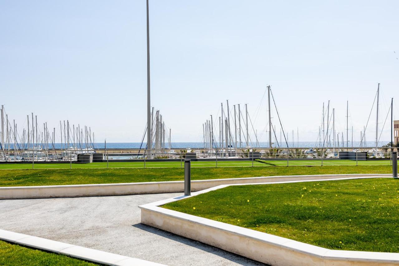 Aregai Marina Exclusive Seaside Apartments Санто-Стефано-аль-Мар Экстерьер фото